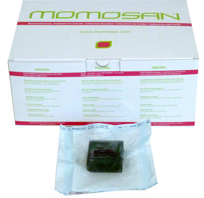 Sie sehen eine Packung MOMOSAN-schwarz steril Woundcleaner 5x5x2cm, 10 Stück, Produktbild: 02 MOMOSAN-schwarz steril Woundcleaner 5x5x2cm, 10 Stück, A-Nr.: 5989725 - 02