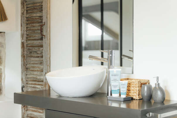 Sie sehen eine Packung Hydra-Protect + schützende Creme Körper LdB, Produktbild: 03 Hydra-Protect + schützende Creme Körper LdB, A-Nr.: 5571569 - 03